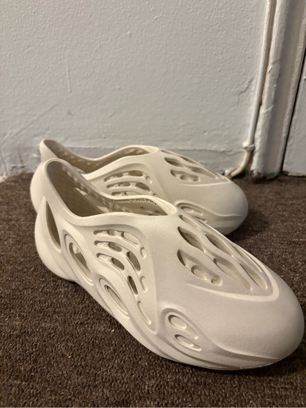 Women's Lightweight Foam Slip-On Clog in Off-White